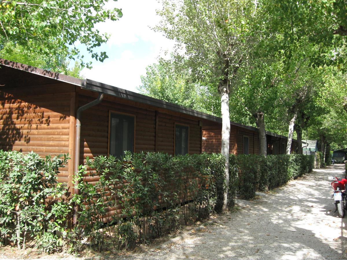 Hôtel Camping La Pineta à Viareggio Extérieur photo